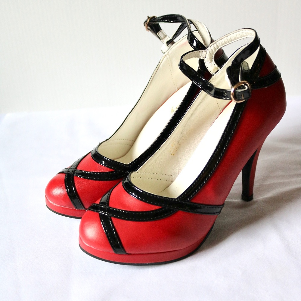 NWT Vintage Retro Style Red Black Heels Ankle Strap Size 38 (US 7.5)